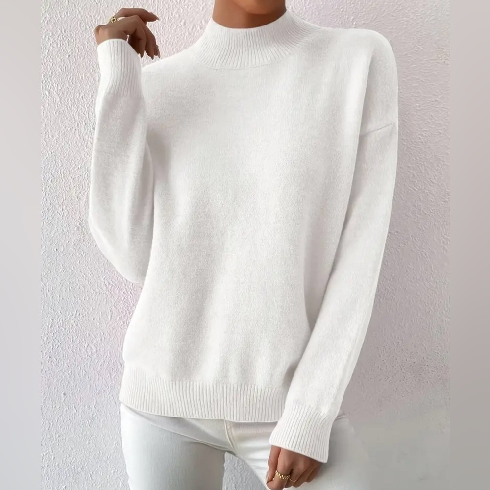 Women’s Solid White Long Sleeve Drop Shoulders Women’s Sweater Size Medium NWOT